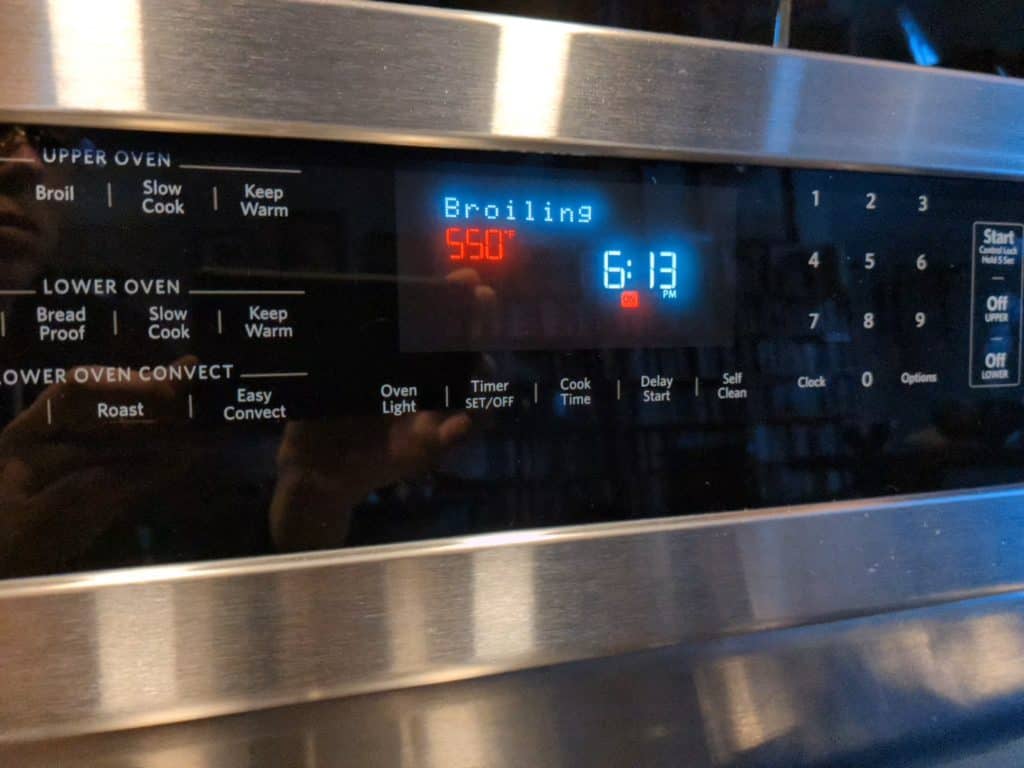 The display on the KitchenAid Double Oven Model Model KFGD500ESS reads 550 degrees when you turn on the broiler.